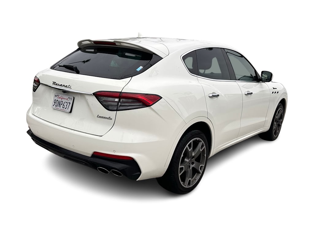 Thumbnail: 2023 Maserati Levante - 17