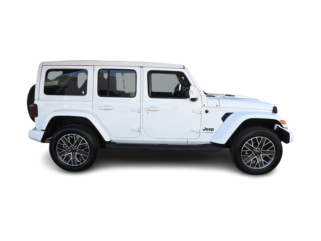 Thumbnail: 2022 Jeep Wrangler - 17