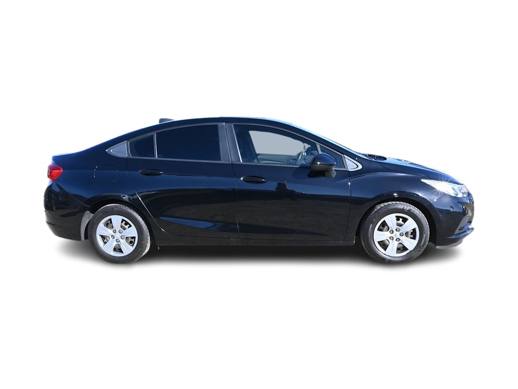 Thumbnail: 2017 Chevrolet Cruze - 9