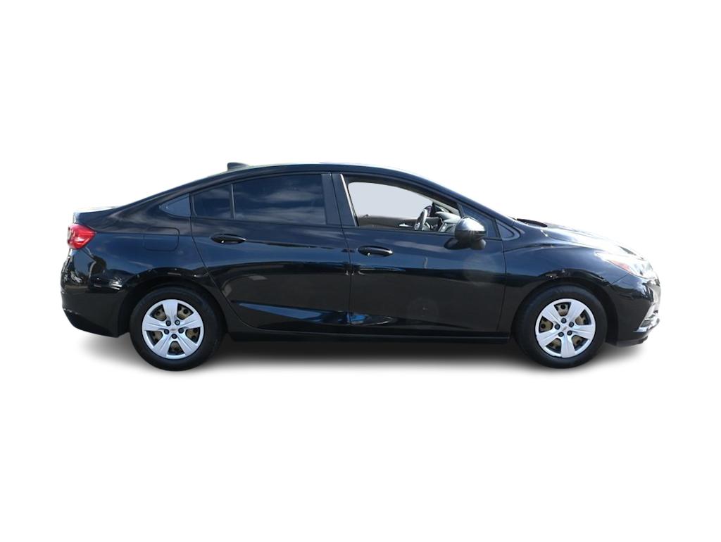 Thumbnail: 2017 Chevrolet Cruze - 18