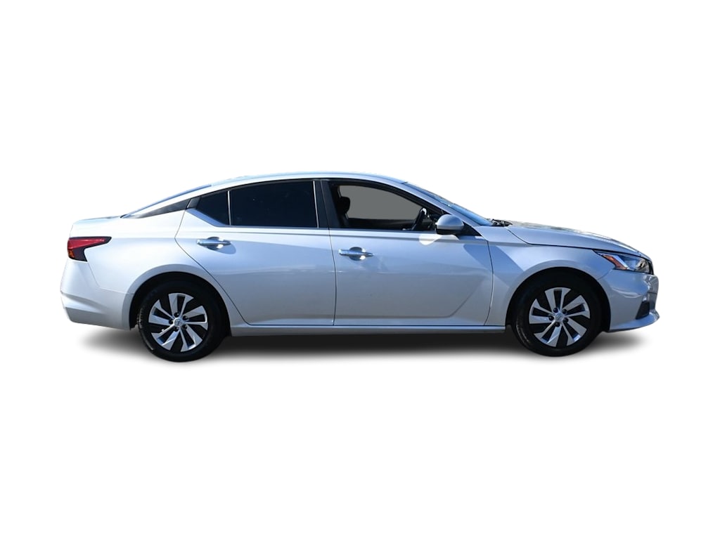 Thumbnail: 2020 Nissan Altima - 18