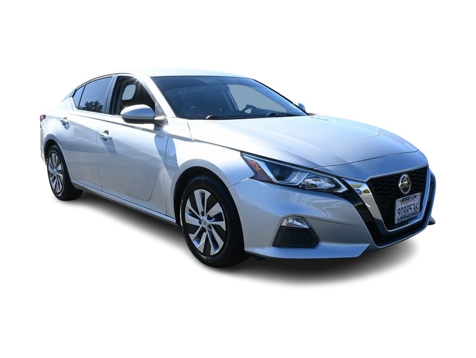 Thumbnail: 2020 Nissan Altima - 17
