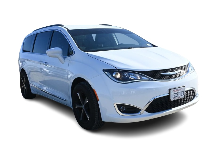 Thumbnail: 2017 Chrysler Pacifica - 8