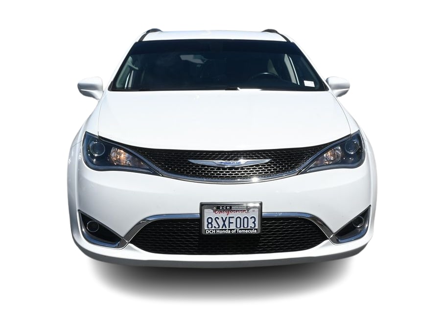 Thumbnail: 2017 Chrysler Pacifica - 5