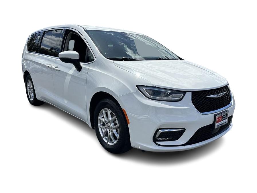 Thumbnail: 2023 Chrysler Pacifica - 16