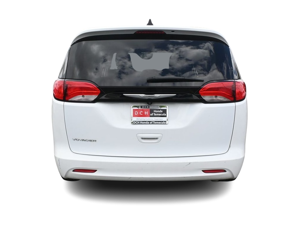 Thumbnail: 2022 Chrysler Voyager - 4