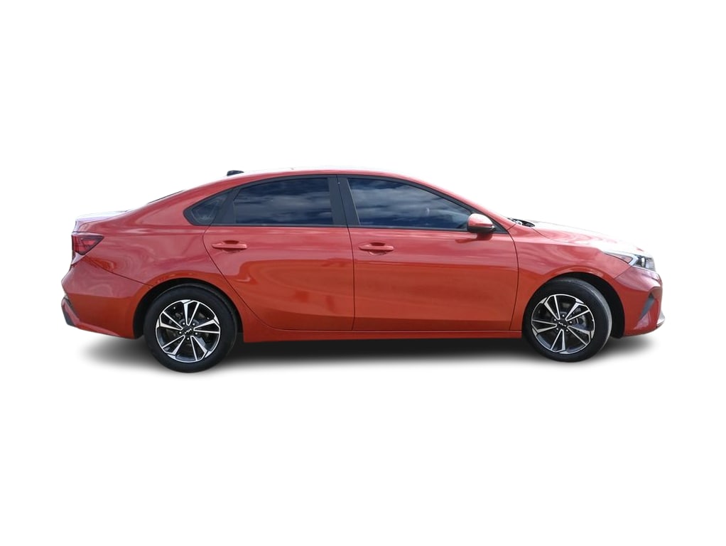 Thumbnail: 2023 Kia Forte - 9