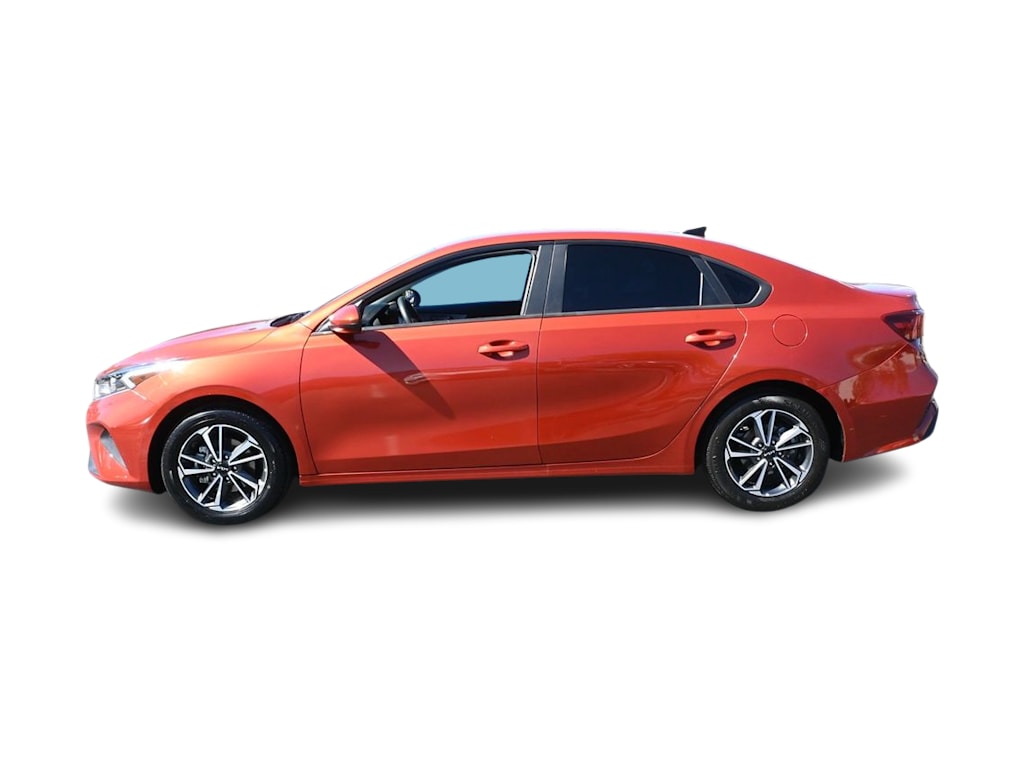 Thumbnail: 2023 Kia Forte - 3
