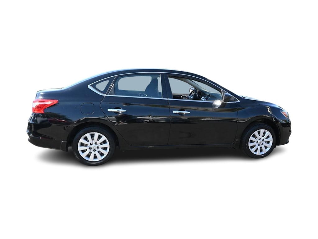 Thumbnail: 2016 Nissan Sentra - 18