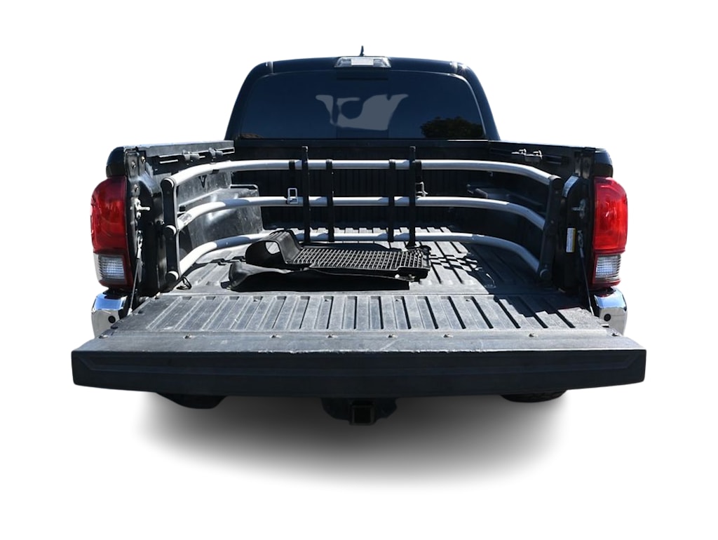Thumbnail: 2019 Toyota Tacoma - 15