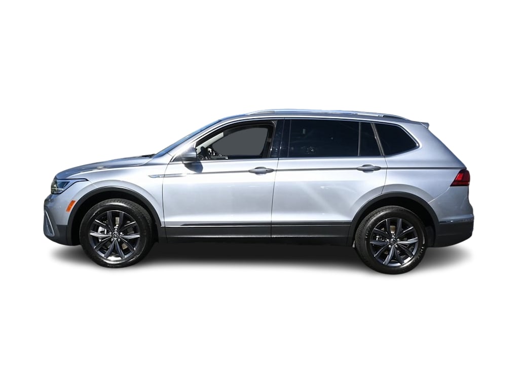 Thumbnail: 2023 Volkswagen Tiguan - 3