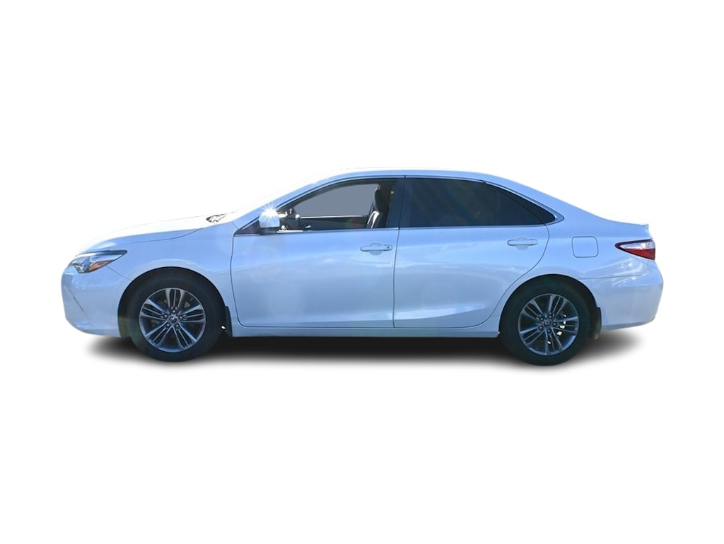 2016 Toyota Camry SE 3