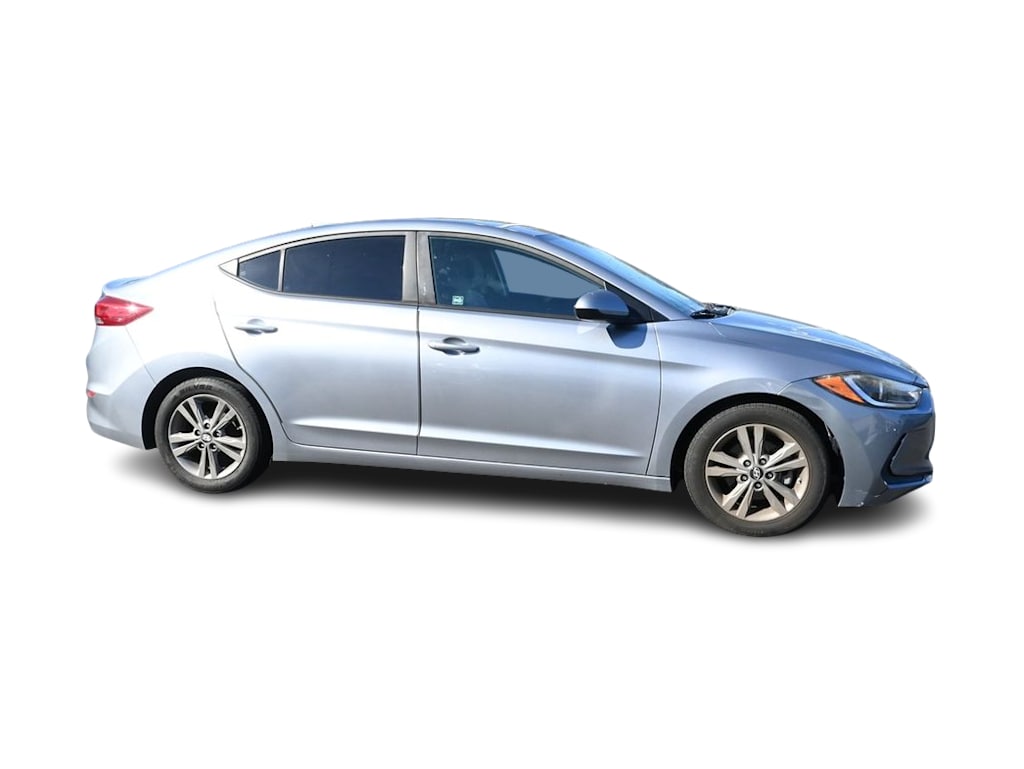 Thumbnail: 2017 Hyundai Elantra - 9