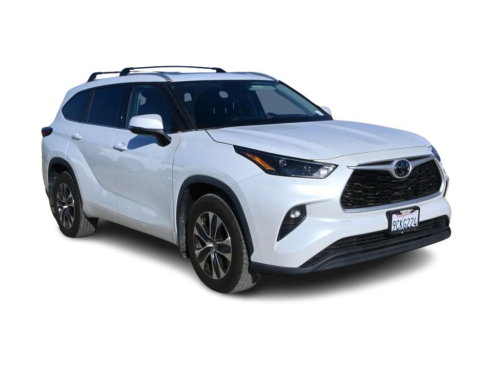 Thumbnail: 2022 Toyota Highlander - 8