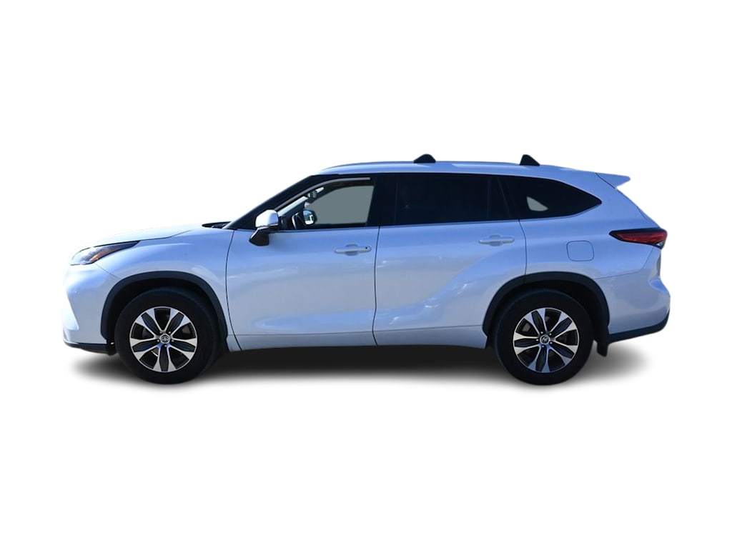 Thumbnail: 2022 Toyota Highlander - 2