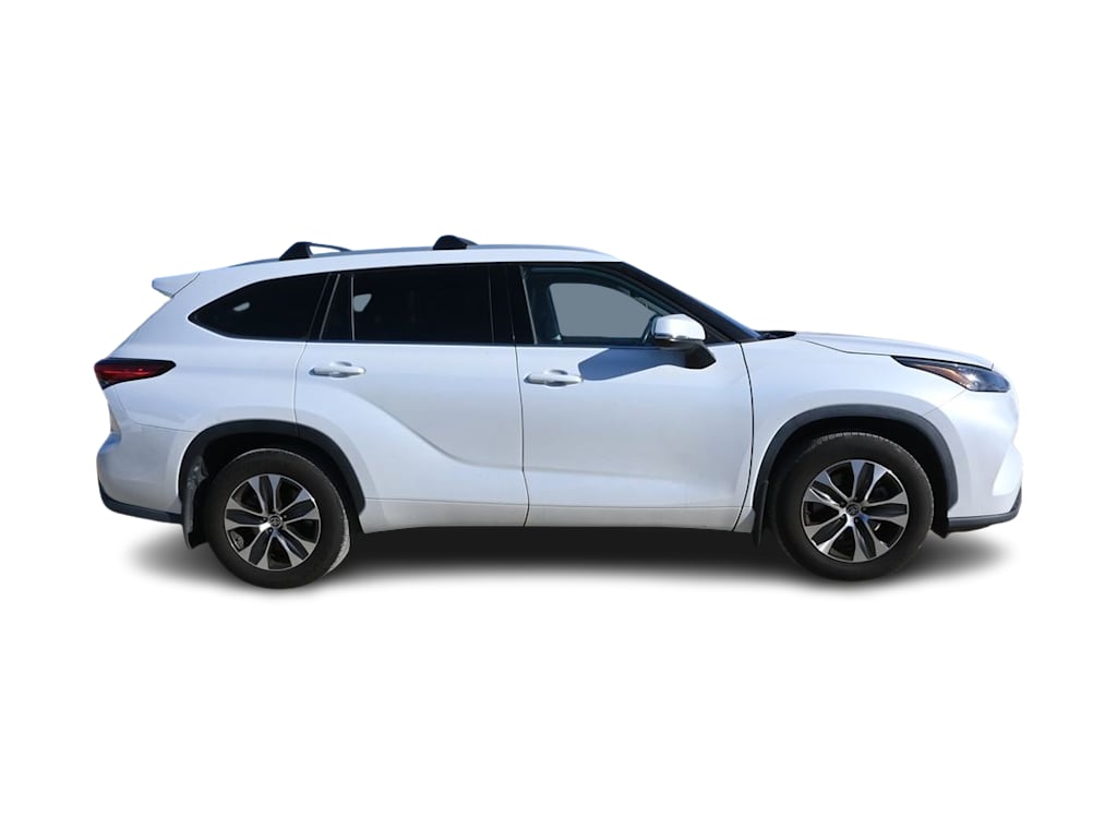 Thumbnail: 2022 Toyota Highlander - 9