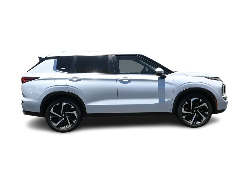 Thumbnail: 2024 Mitsubishi Outlander - 9