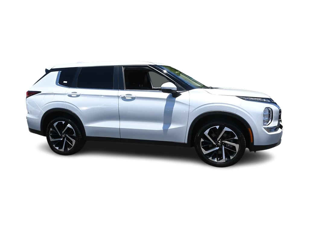 Thumbnail: 2024 Mitsubishi Outlander - 18