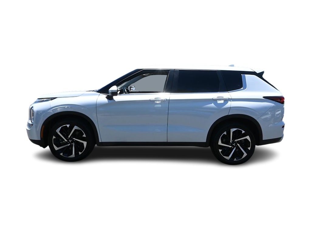Thumbnail: 2024 Mitsubishi Outlander - 3