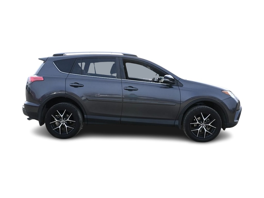 2018 Toyota RAV4 SE 17