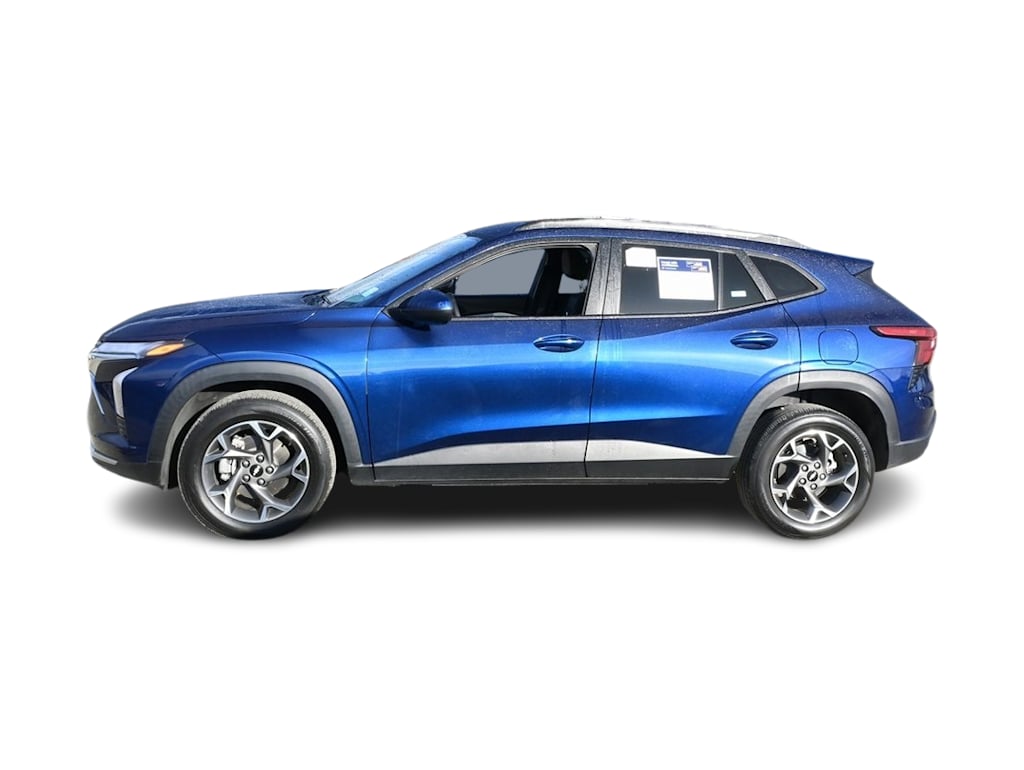 Thumbnail: 2024 Chevrolet Trax - 3
