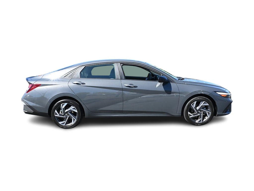 Thumbnail: 2025 Hyundai Elantra - 17