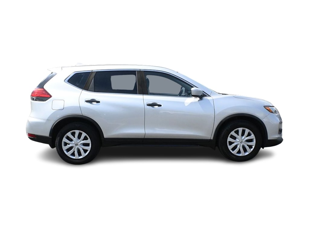 Thumbnail: 2017 Nissan Rogue - 18