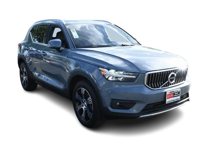 Thumbnail: 2021 Volvo XC40 - 17
