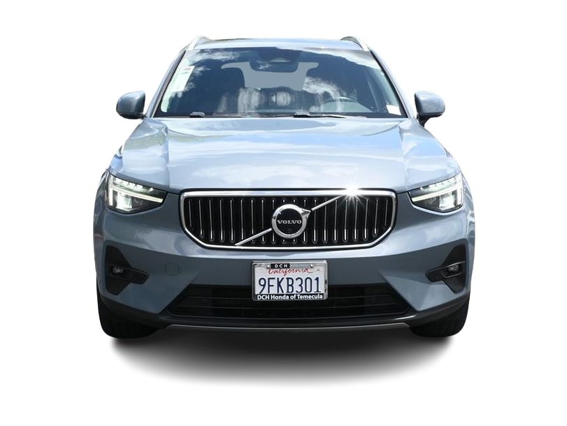 Thumbnail: 2023 Volvo XC40 - 5