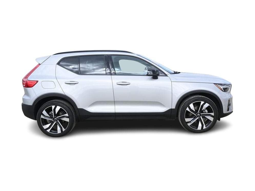 Thumbnail: 2023 Volvo XC40 - 9