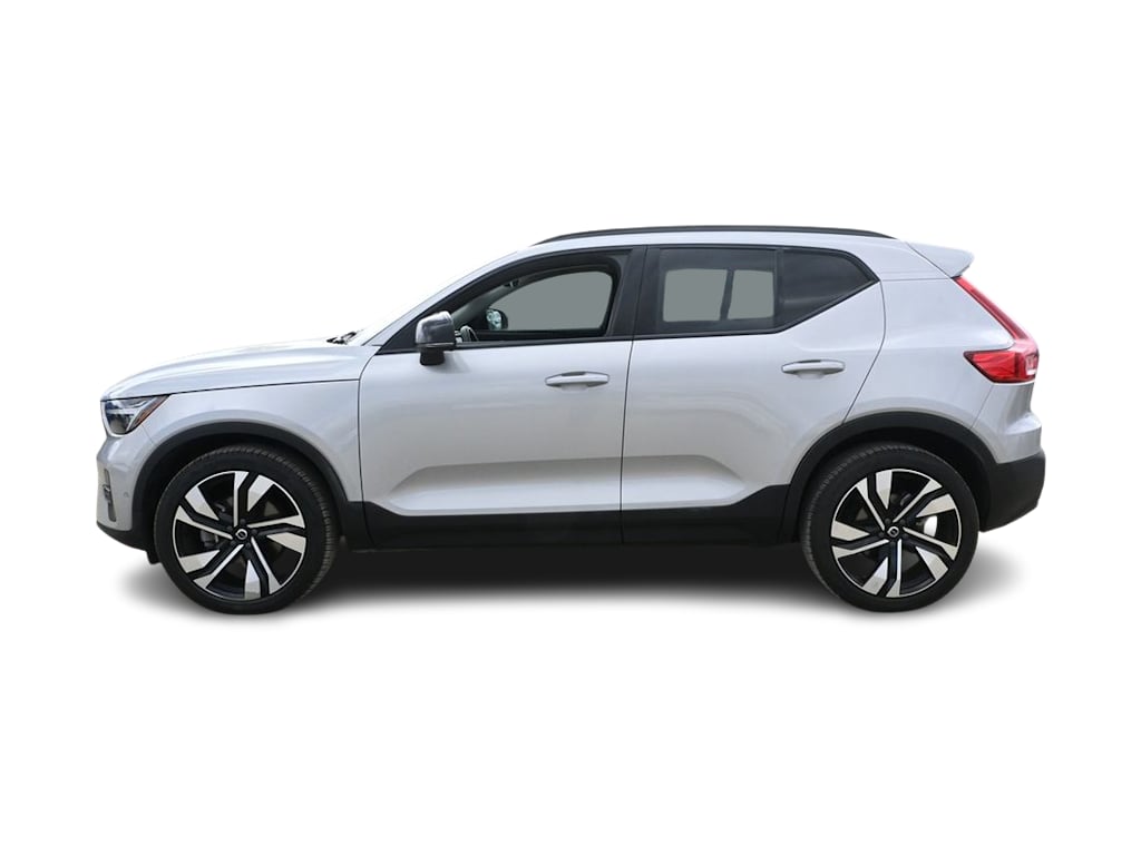 Thumbnail: 2023 Volvo XC40 - 2