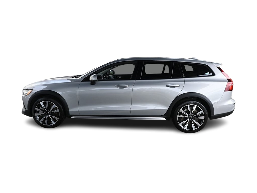 Thumbnail: 2024 Volvo V60 - 3