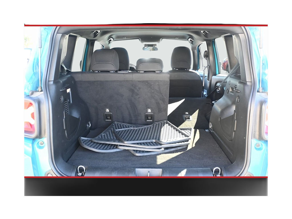 Thumbnail: 2022 Jeep Renegade - 14