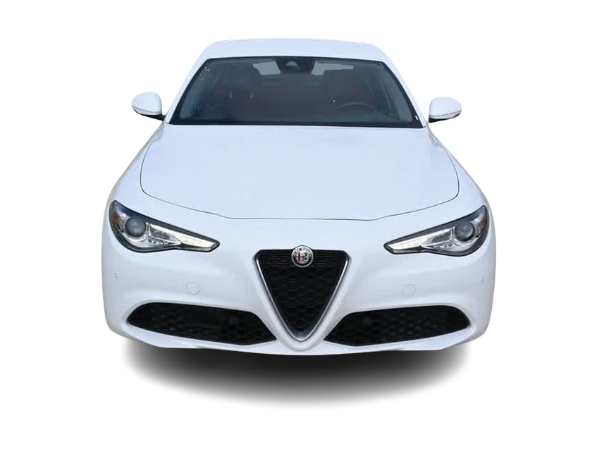 Thumbnail: 2021 Alfa Romeo Giulia - 5