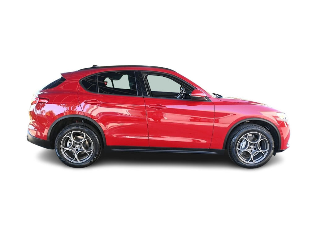 Thumbnail: 2023 Alfa Romeo Stelvio - 18