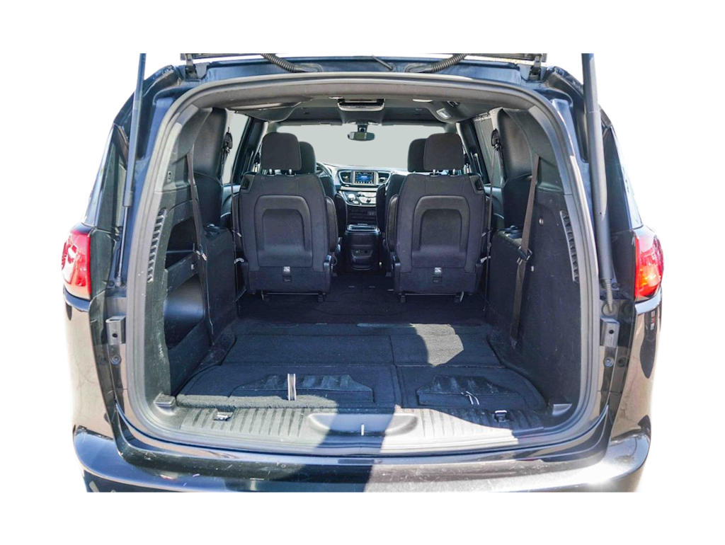 Thumbnail: 2019 Chrysler Pacifica - 14
