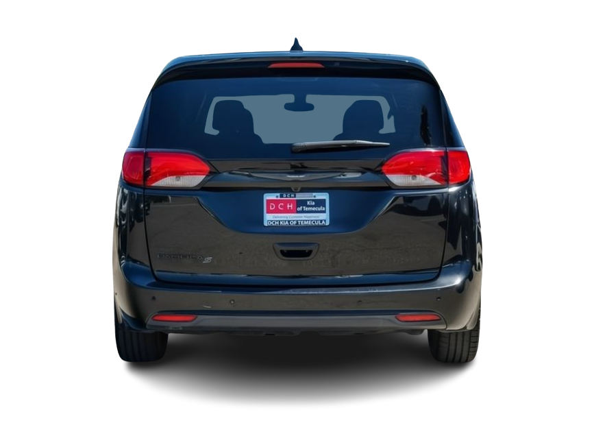Thumbnail: 2019 Chrysler Pacifica - 4