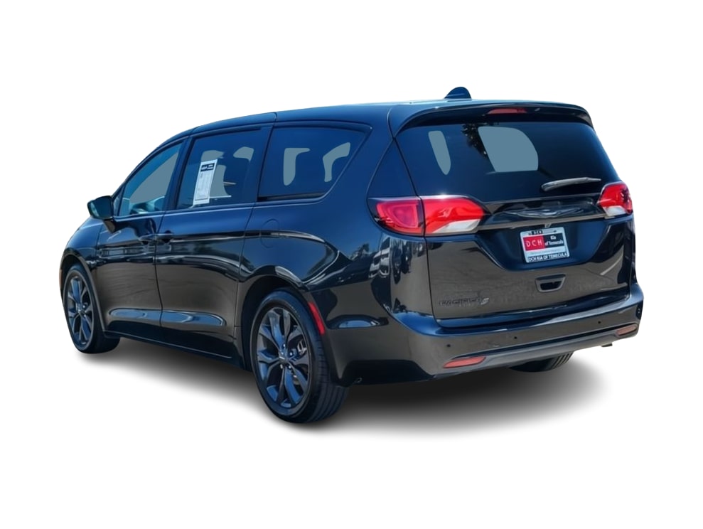 Thumbnail: 2019 Chrysler Pacifica - 3