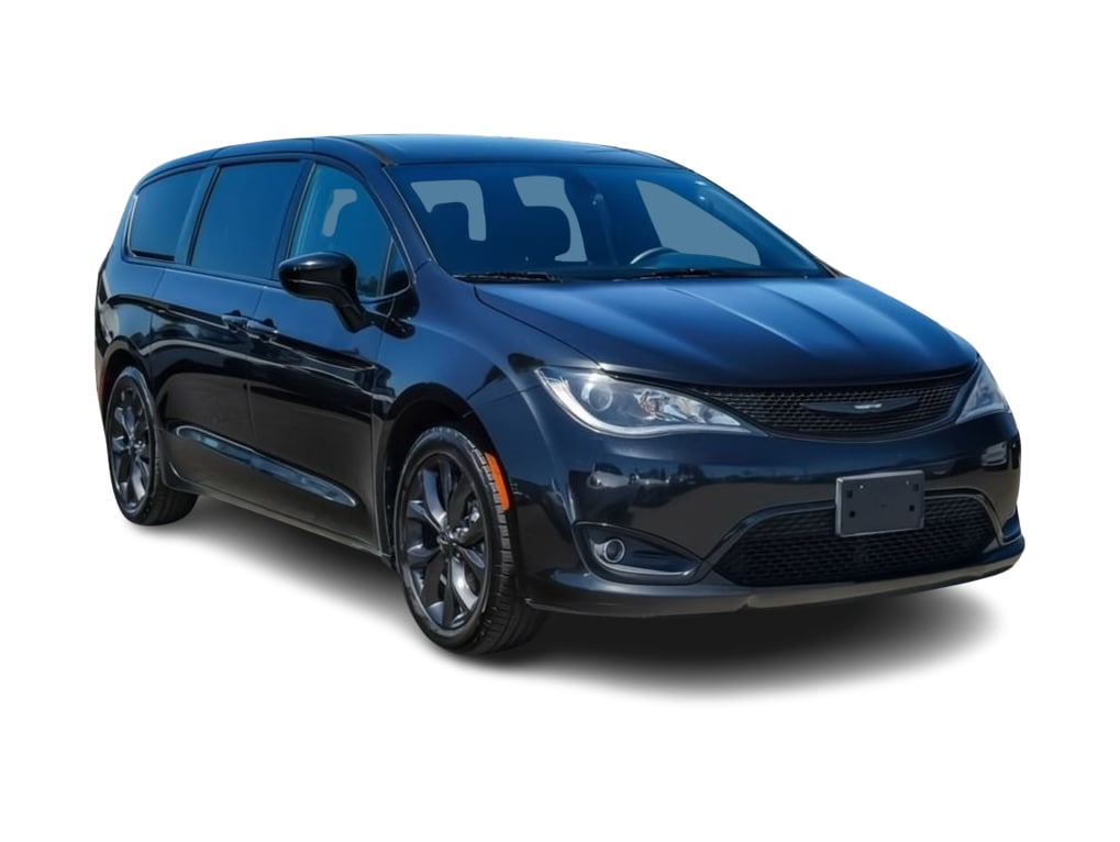 Thumbnail: 2019 Chrysler Pacifica - 16