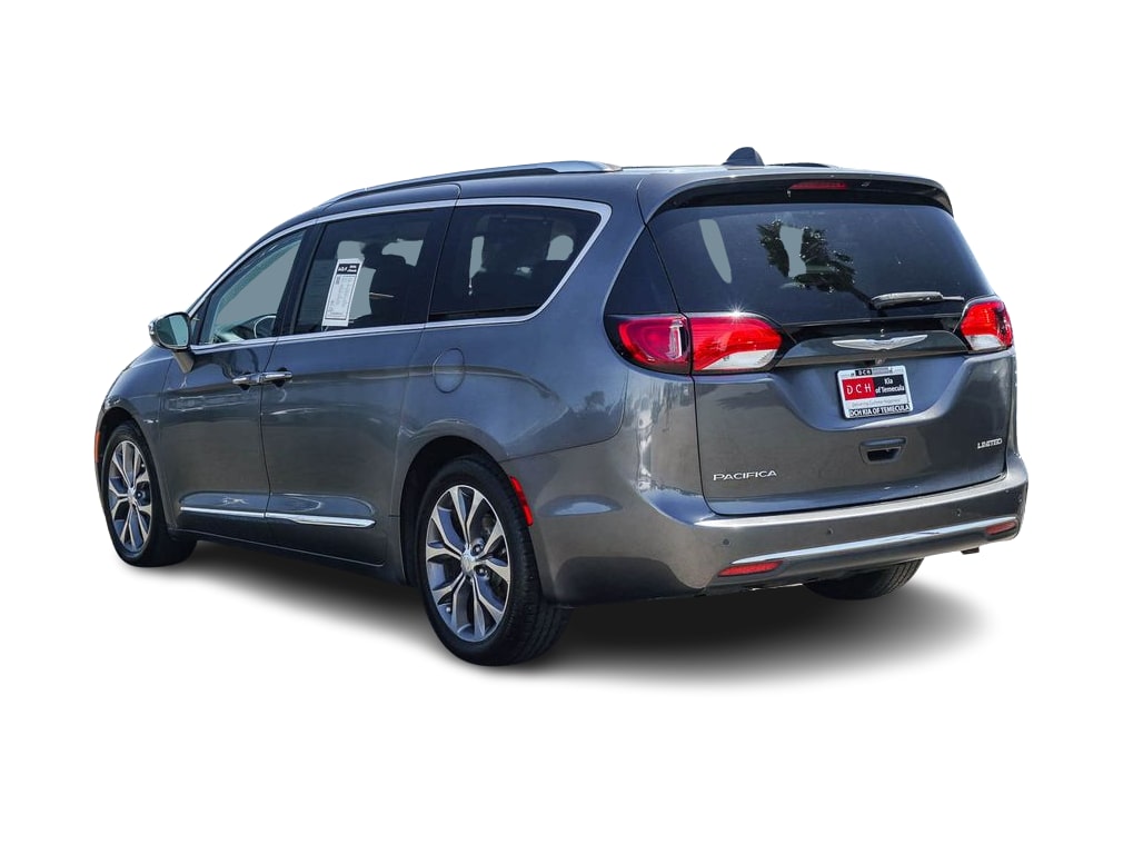Thumbnail: 2017 Chrysler Pacifica - 3