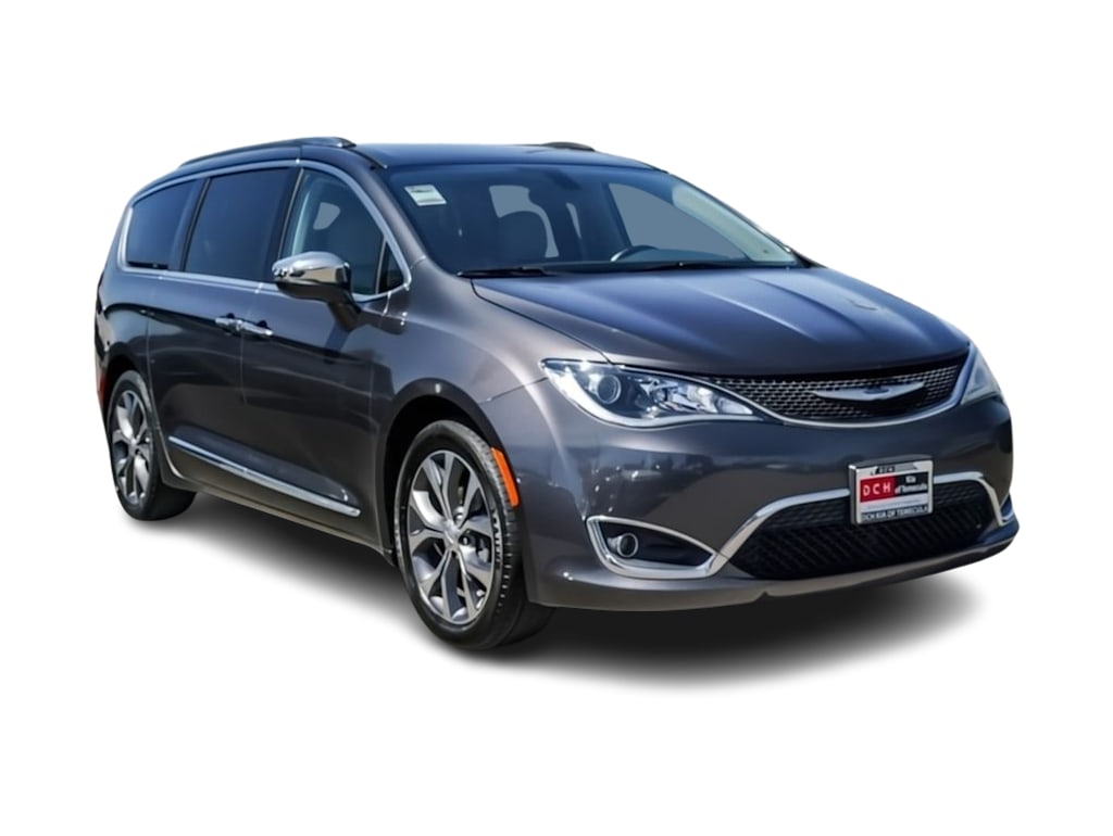 Thumbnail: 2017 Chrysler Pacifica - 17
