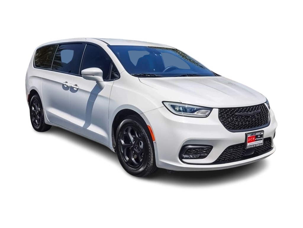 Thumbnail: 2022 Chrysler Pacifica - 17