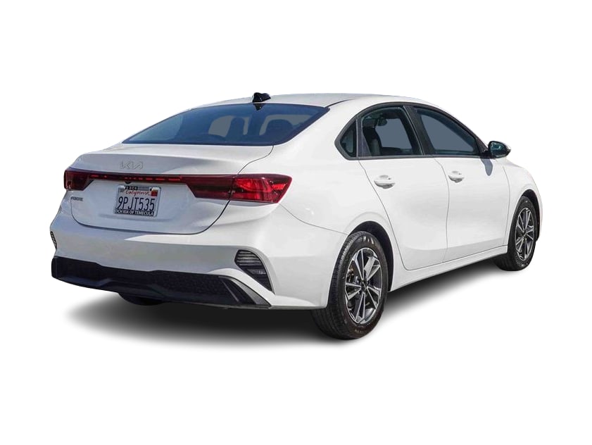 Thumbnail: 2024 Kia Forte - 18