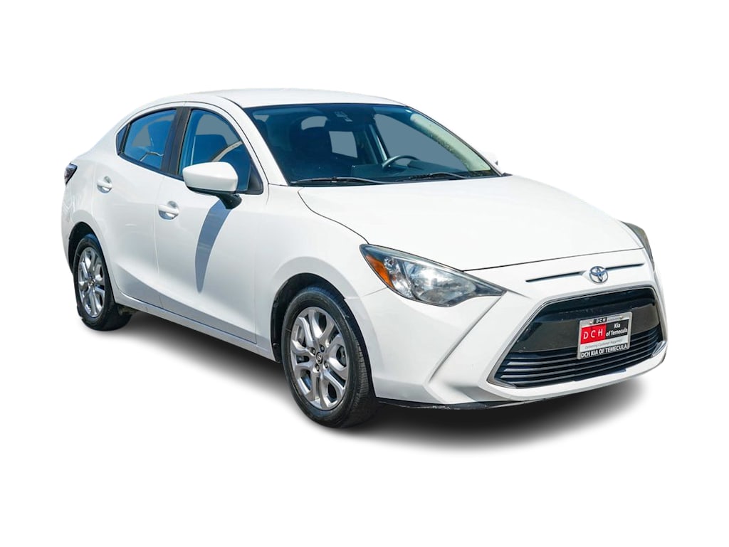 Thumbnail: 2018 Toyota Yaris iA - 17