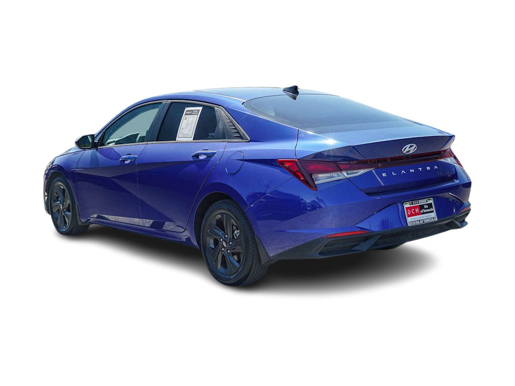 Thumbnail: 2022 Hyundai Elantra - 3
