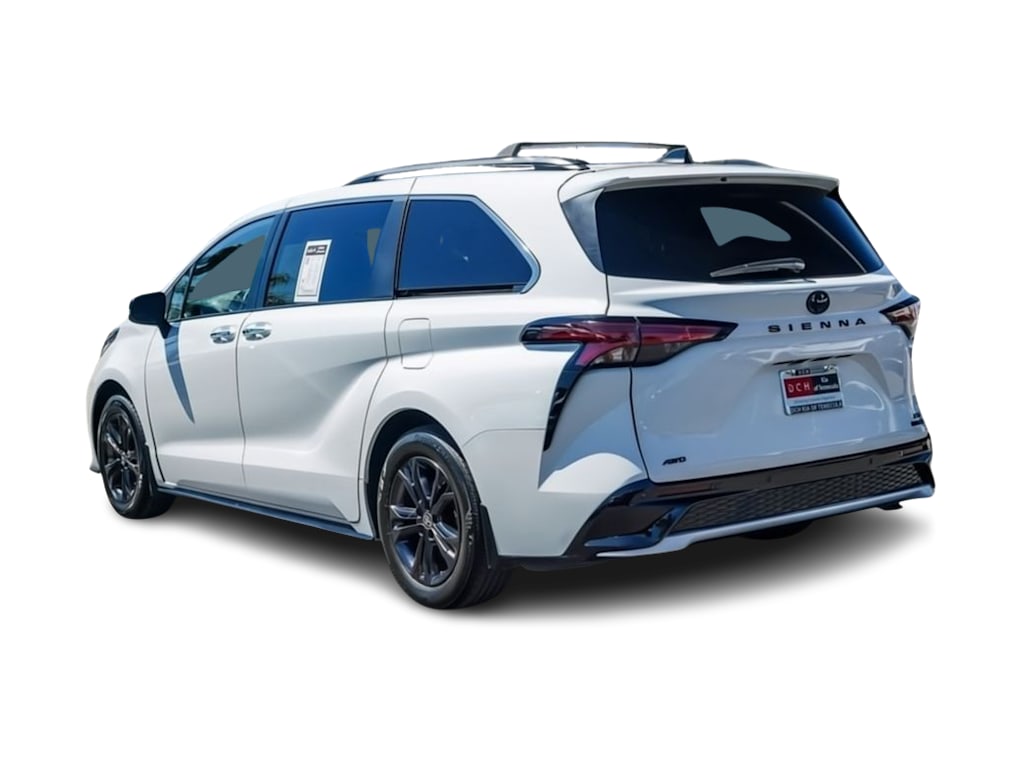 Thumbnail: 2024 Toyota Sienna - 3