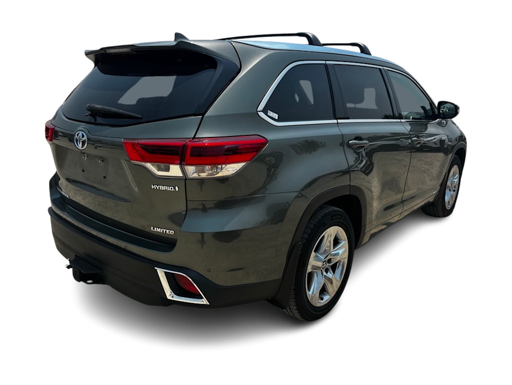 Thumbnail: 2018 Toyota Highlander - 18