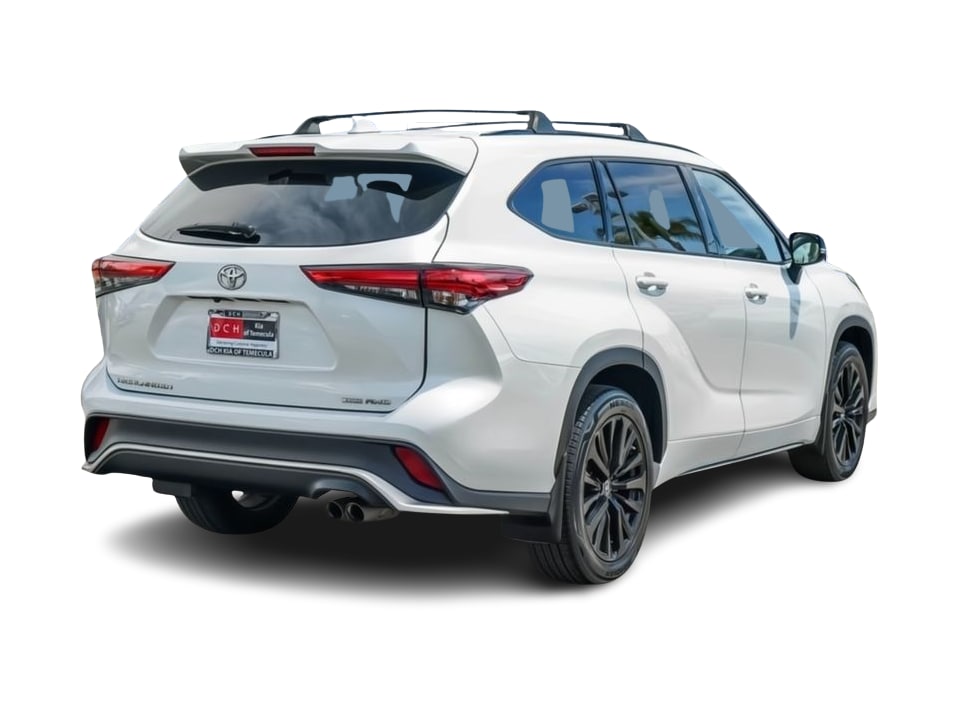 Thumbnail: 2023 Toyota Highlander - 18