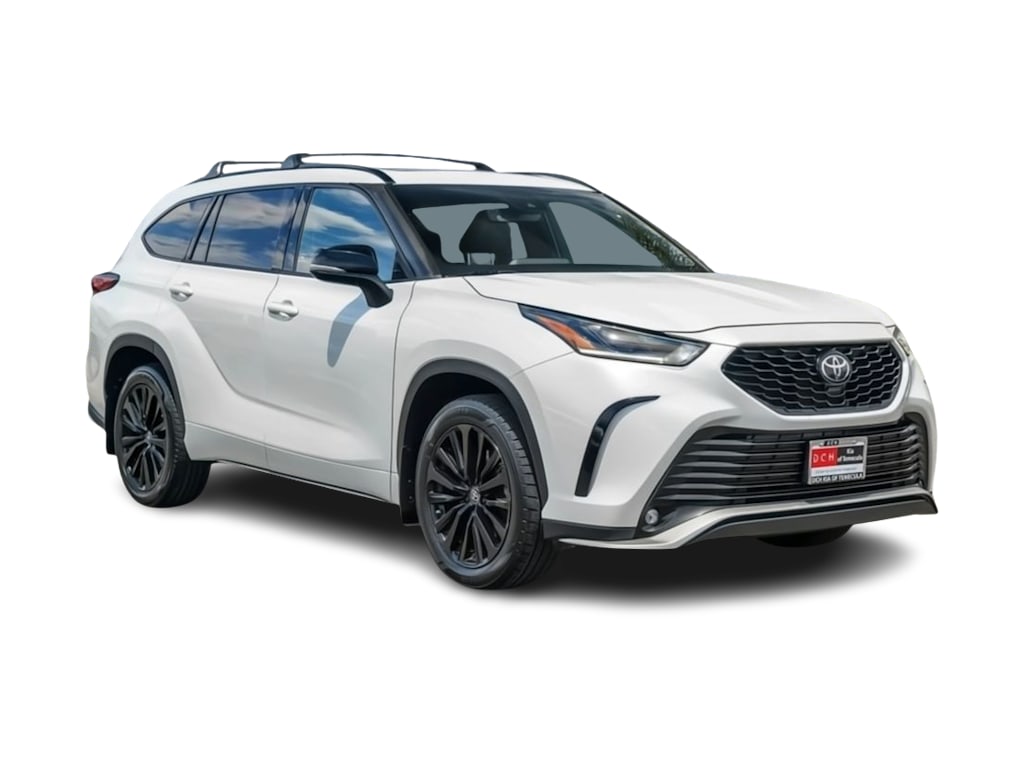 Thumbnail: 2023 Toyota Highlander - 17