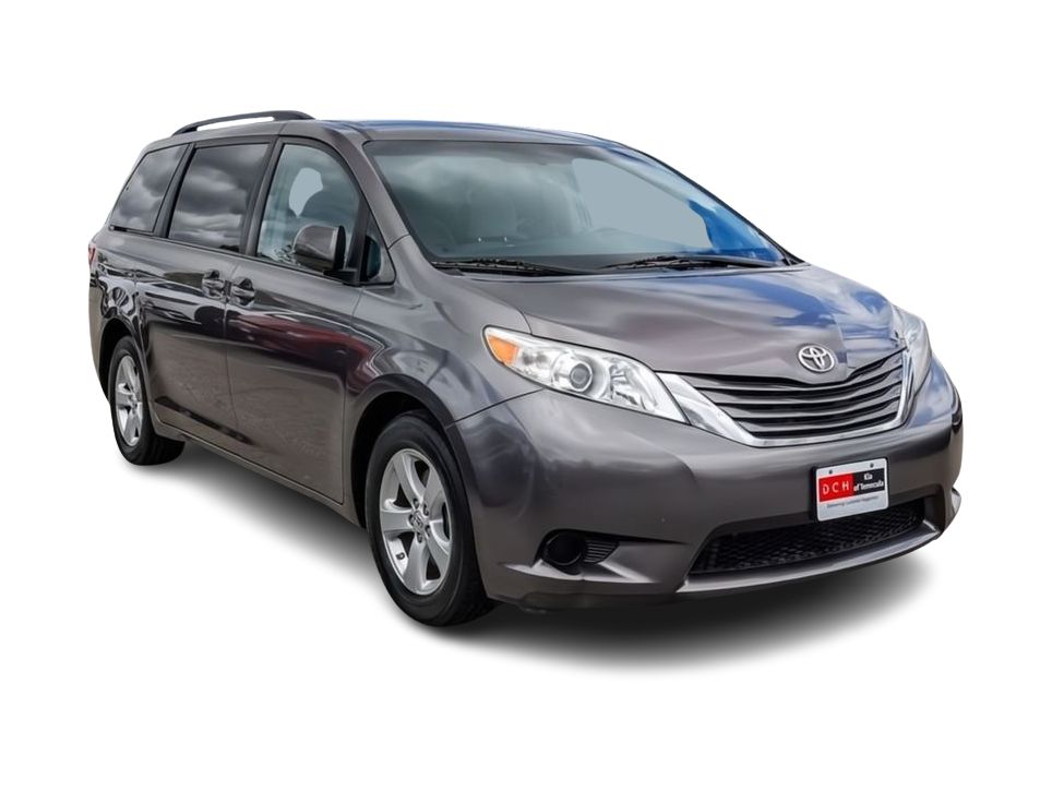 Thumbnail: 2015 Toyota Sienna - 16